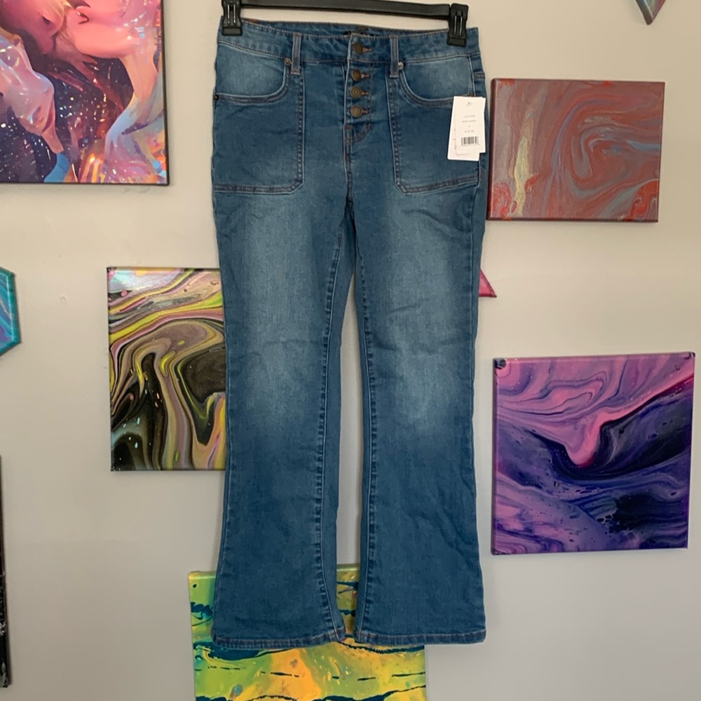 Blue Jean, calf length pants.